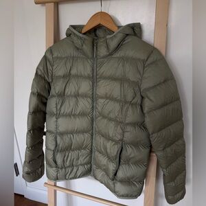 Aritzia Tna The Little Puff Packable Jacket